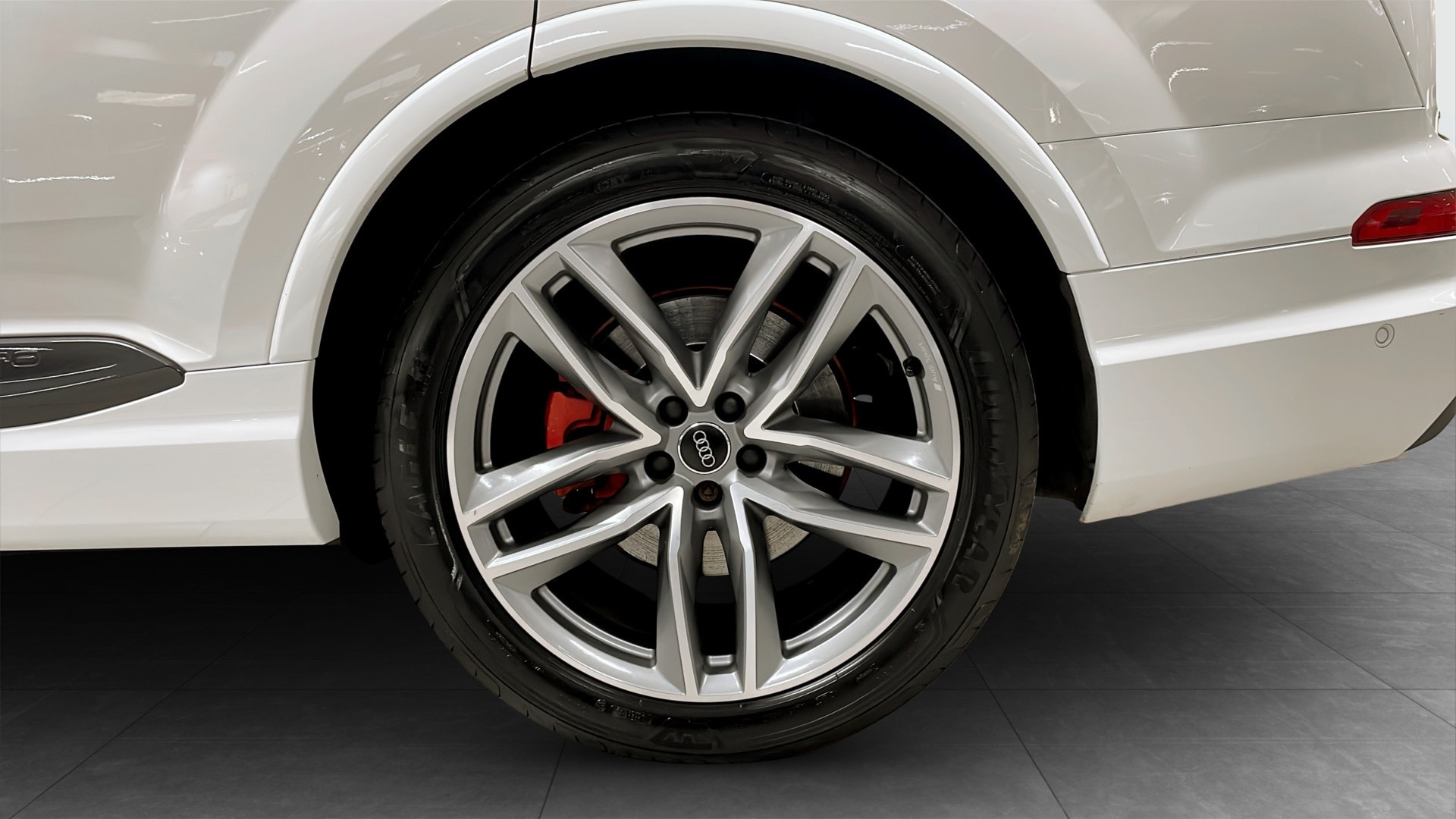 Bild som visar Audi Q7 Q7 50 TDI quattro S line 286 hk tiptronic - för mer information kontakta din Audi Partner