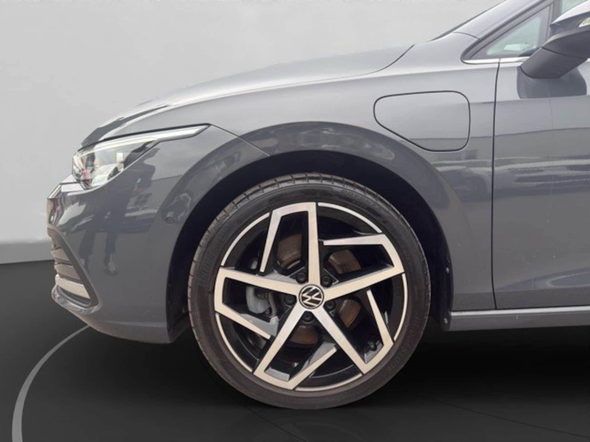 Volkswagen Golf Style