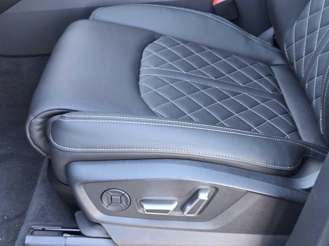 2026 Audi SQ7 Premium Plus - Photo 12