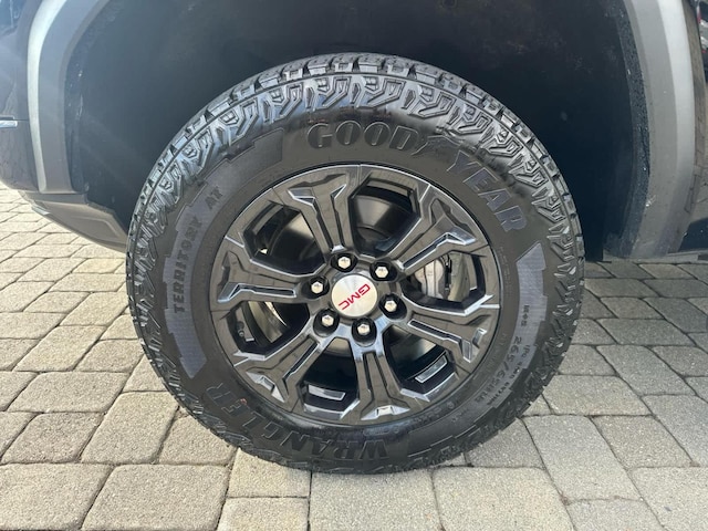 2024 GMC Canyon