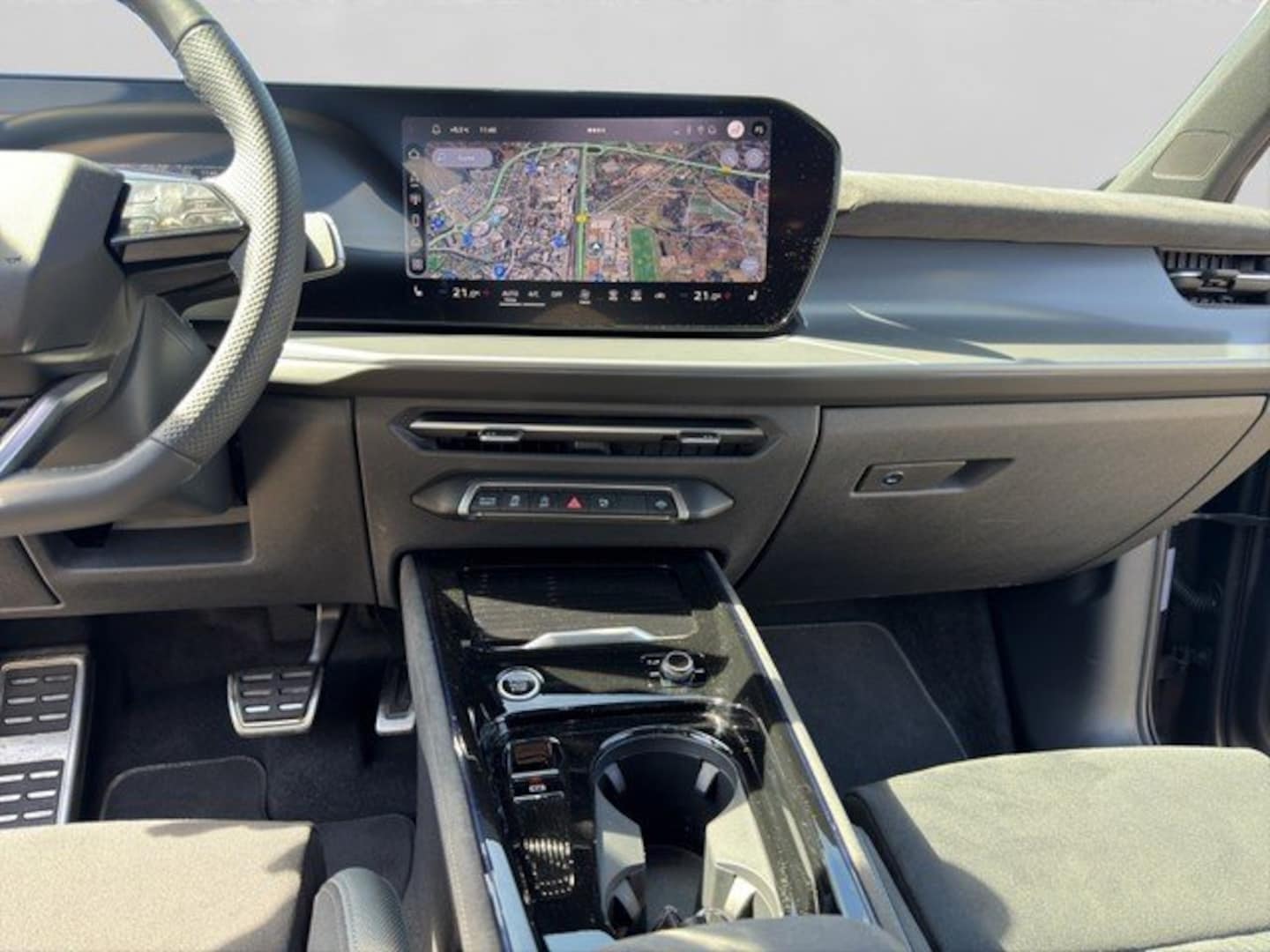 Bild über Audi Q3 Sportback TFSI quattro 195 kW S tronic - für weitere Informationen kontaktieren Sie den Audi Partner