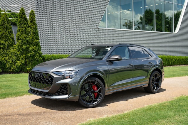 2026 Audi RS Q8 SUV performance