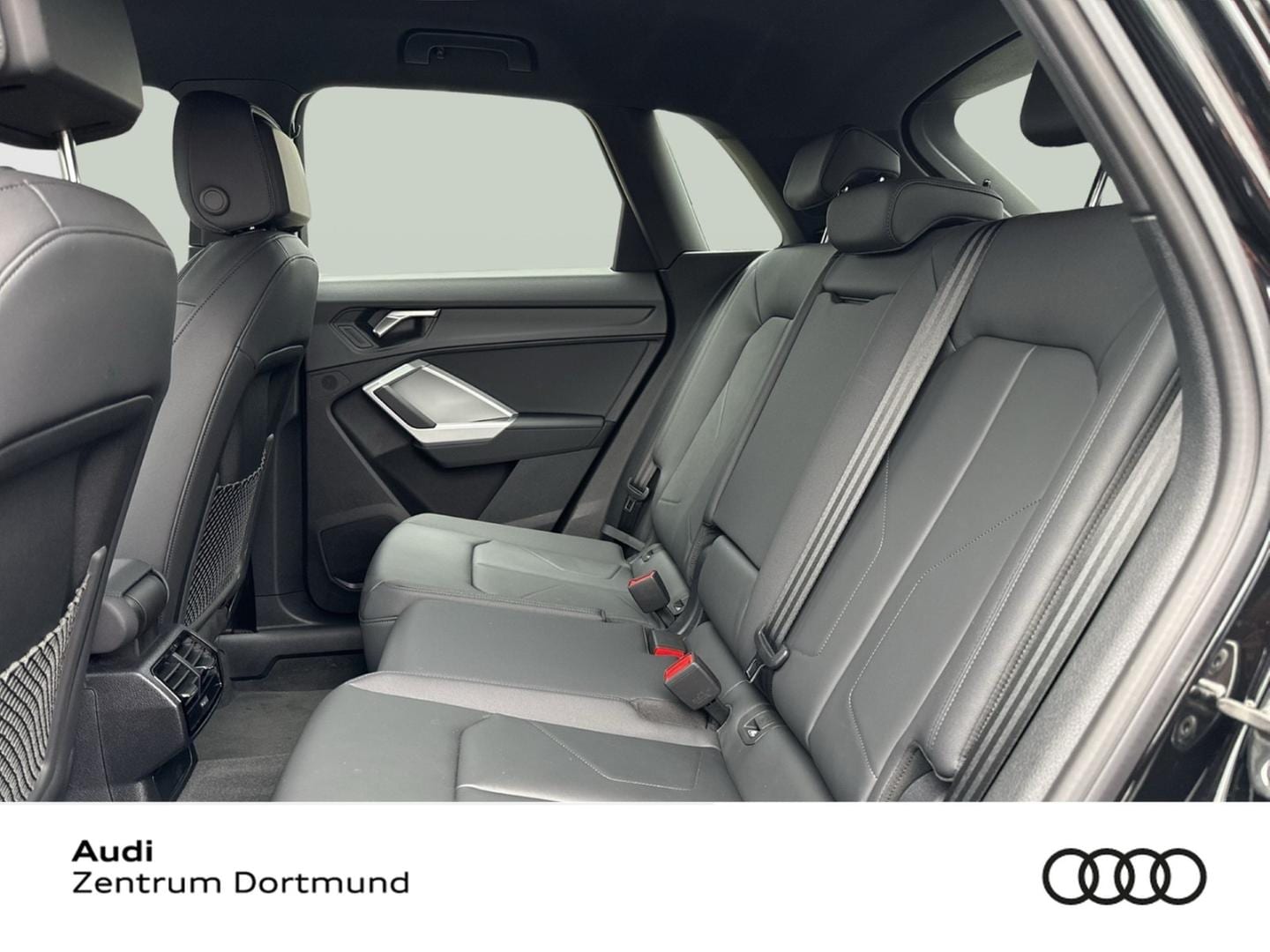Bild über Audi Q3 TDI quattro 142 kW S tronic - für weitere Informationen kontaktieren Sie den Audi Partner