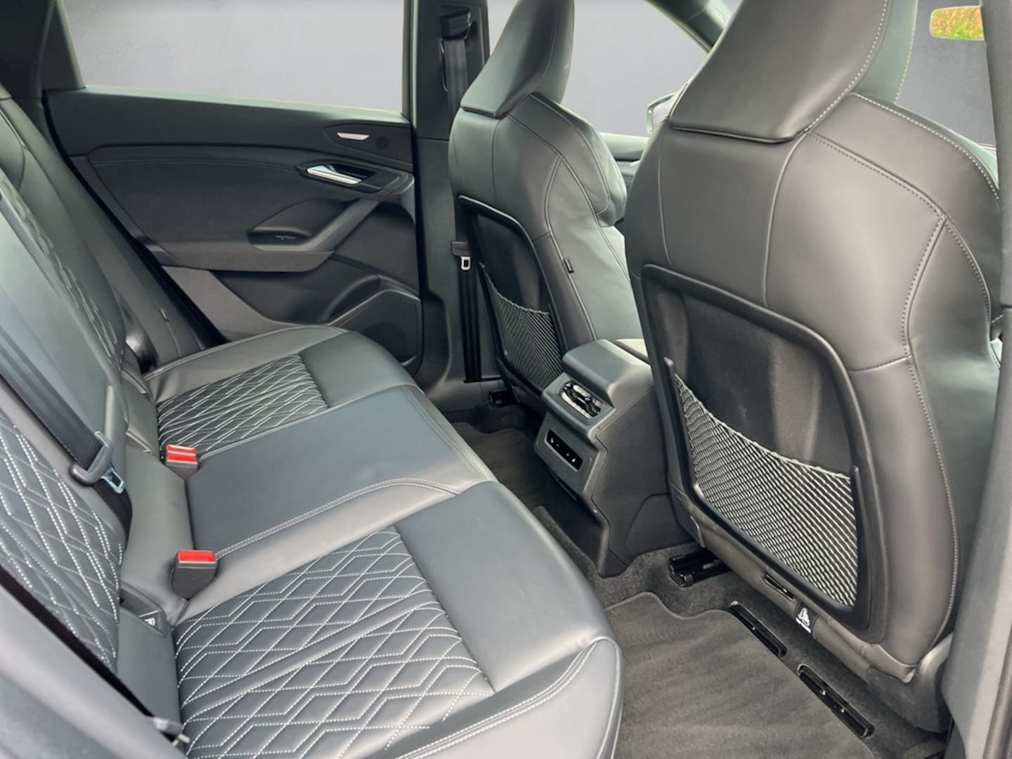 Bild über Audi Q6 SUV e-tron e-tron quattro - für weitere Informationen kontaktieren Sie den Audi Partner