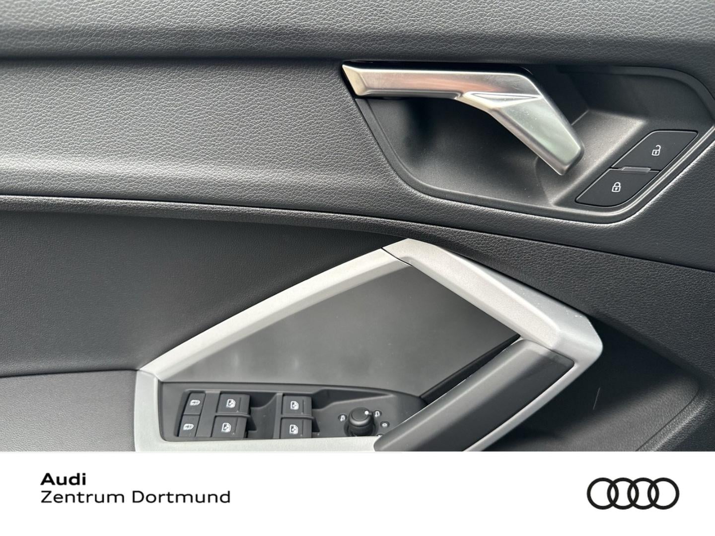 Bild über Audi Q3 TDI quattro 142 kW S tronic - für weitere Informationen kontaktieren Sie den Audi Partner