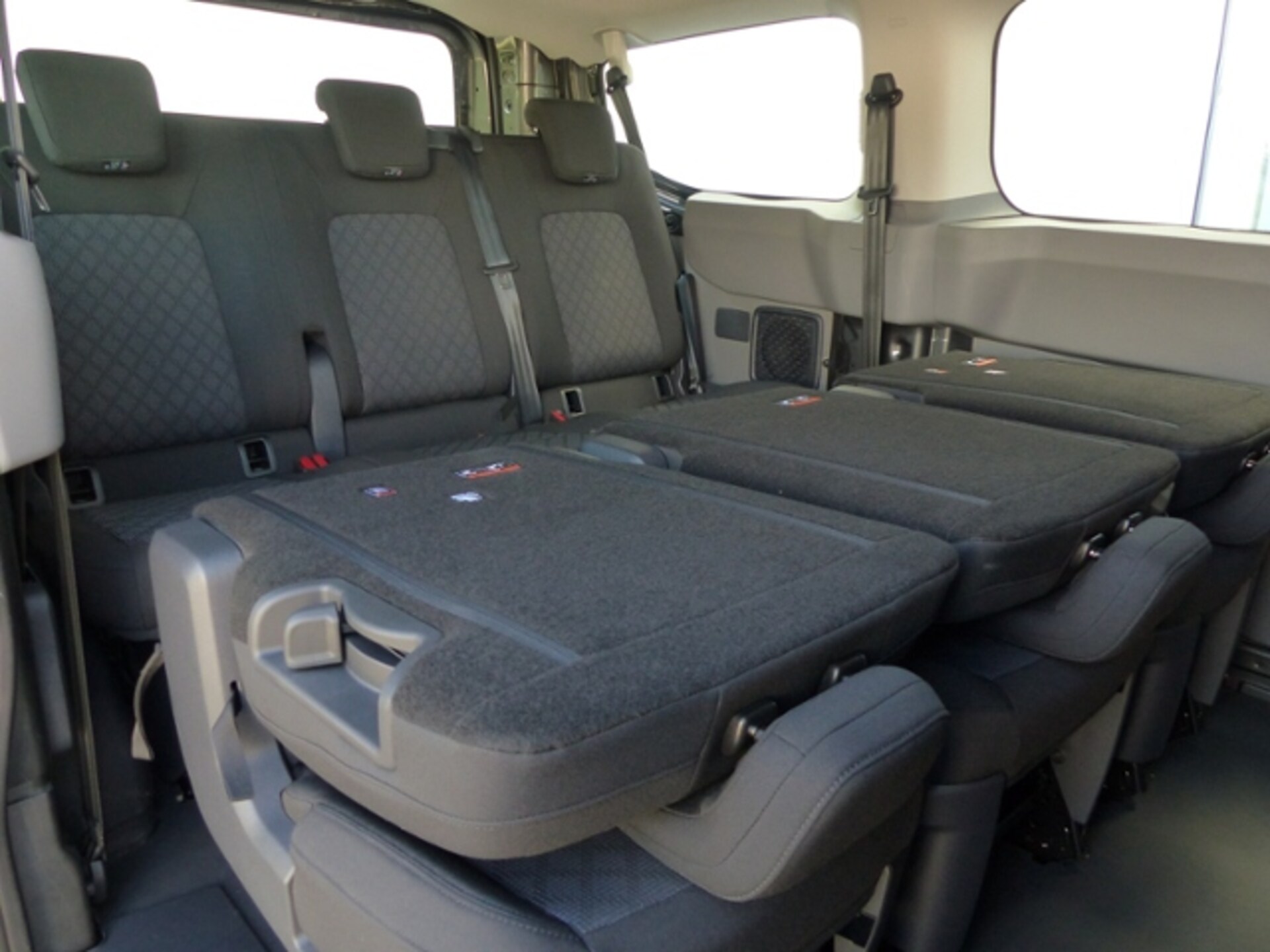 Volkswagen Transporter Kombi kurzer Radstand