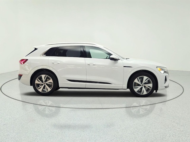 2024 Audi Q8 e-tron