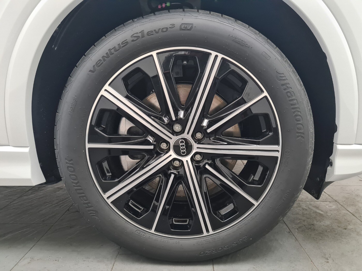 Image about Audi Q4 e-tron 55 e-tron quattro