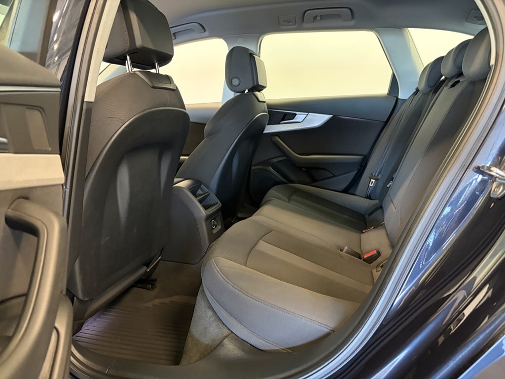 Bild som visar Audi A4 Avant A4 Avant 2.0 TDI quattro Sport Proline Edition 190 hk S tronic - för mer information kontakta din Audi Partner