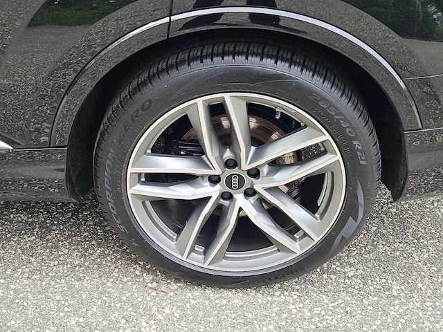 2025 Audi SQ7