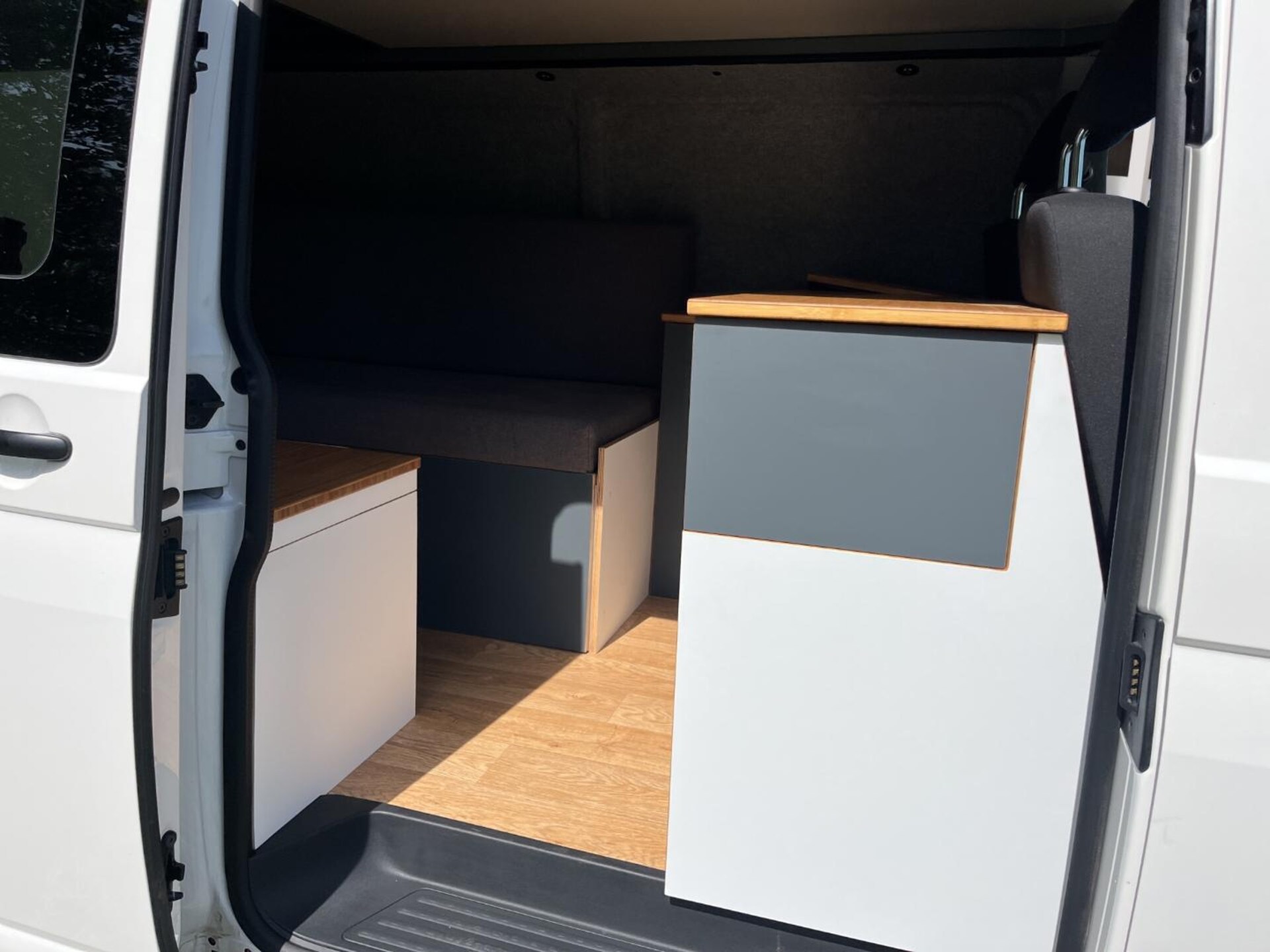Volkswagen T6.1 Transporter Kasten langer Radstand