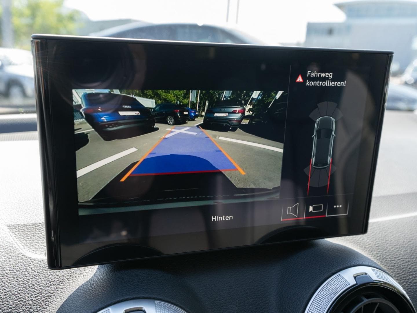 Bild über Audi Q2 advanced 35 TFSI S tronic - für weitere Informationen kontaktieren Sie den Audi Partner