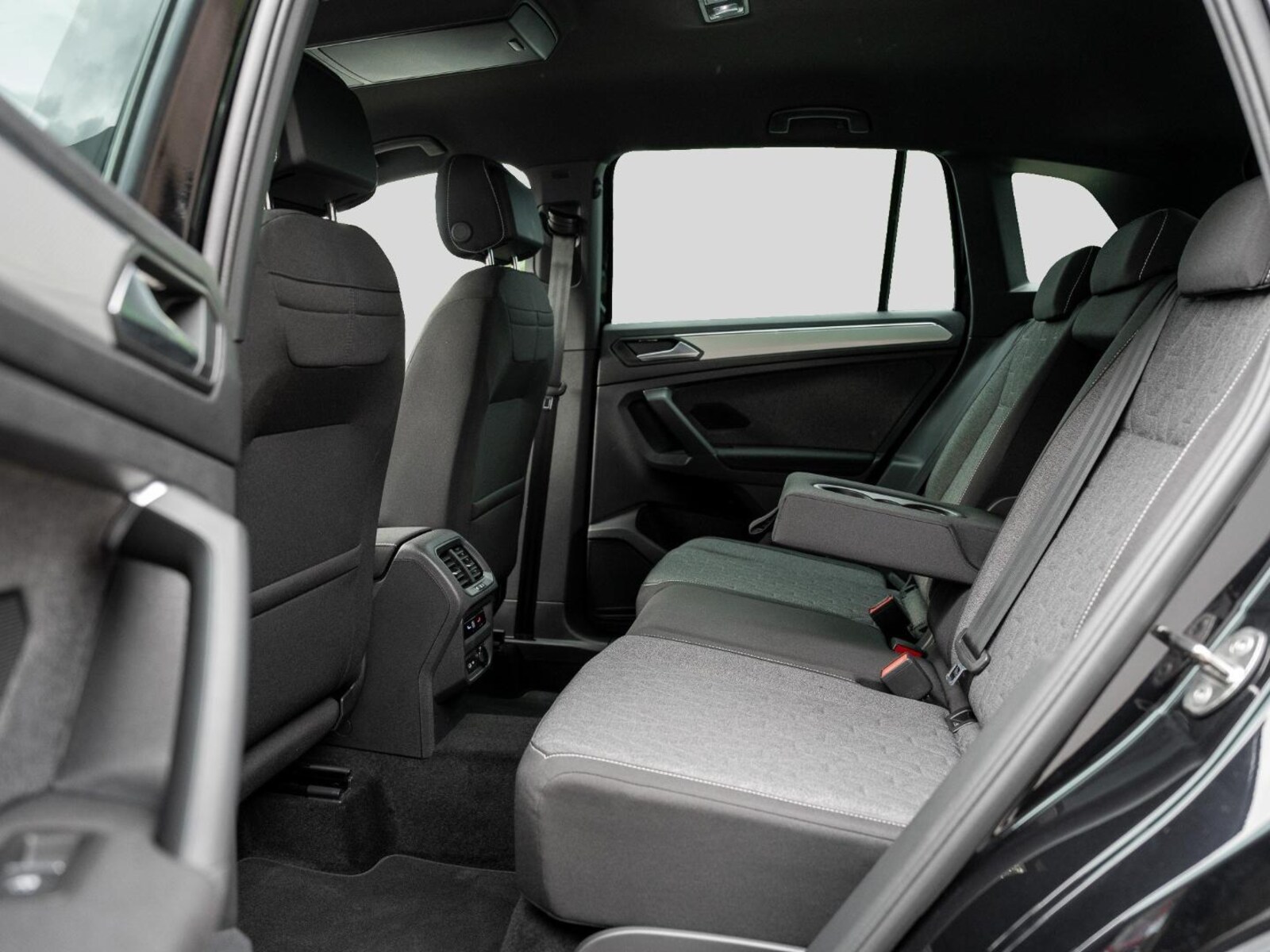 Volkswagen Tiguan – Bild 8