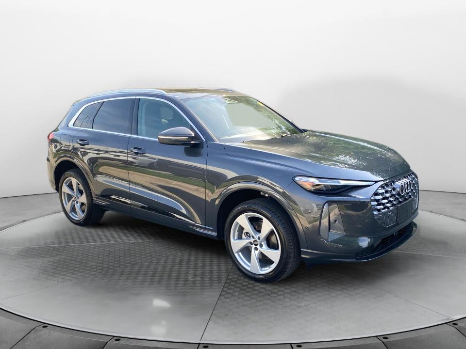 2026 Audi Q5 Premium Plus quattro's photo
