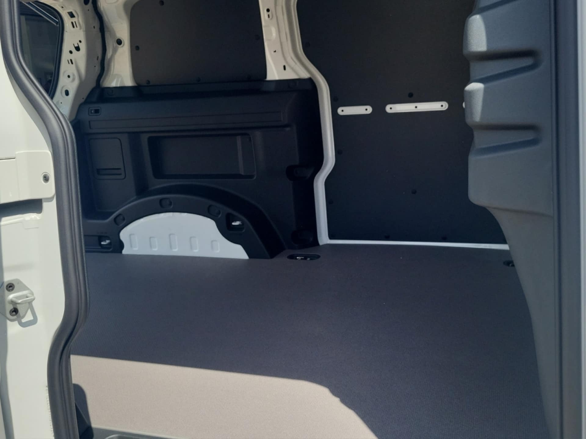 Volkswagen ID. Buzz Cargo Basis-Modell