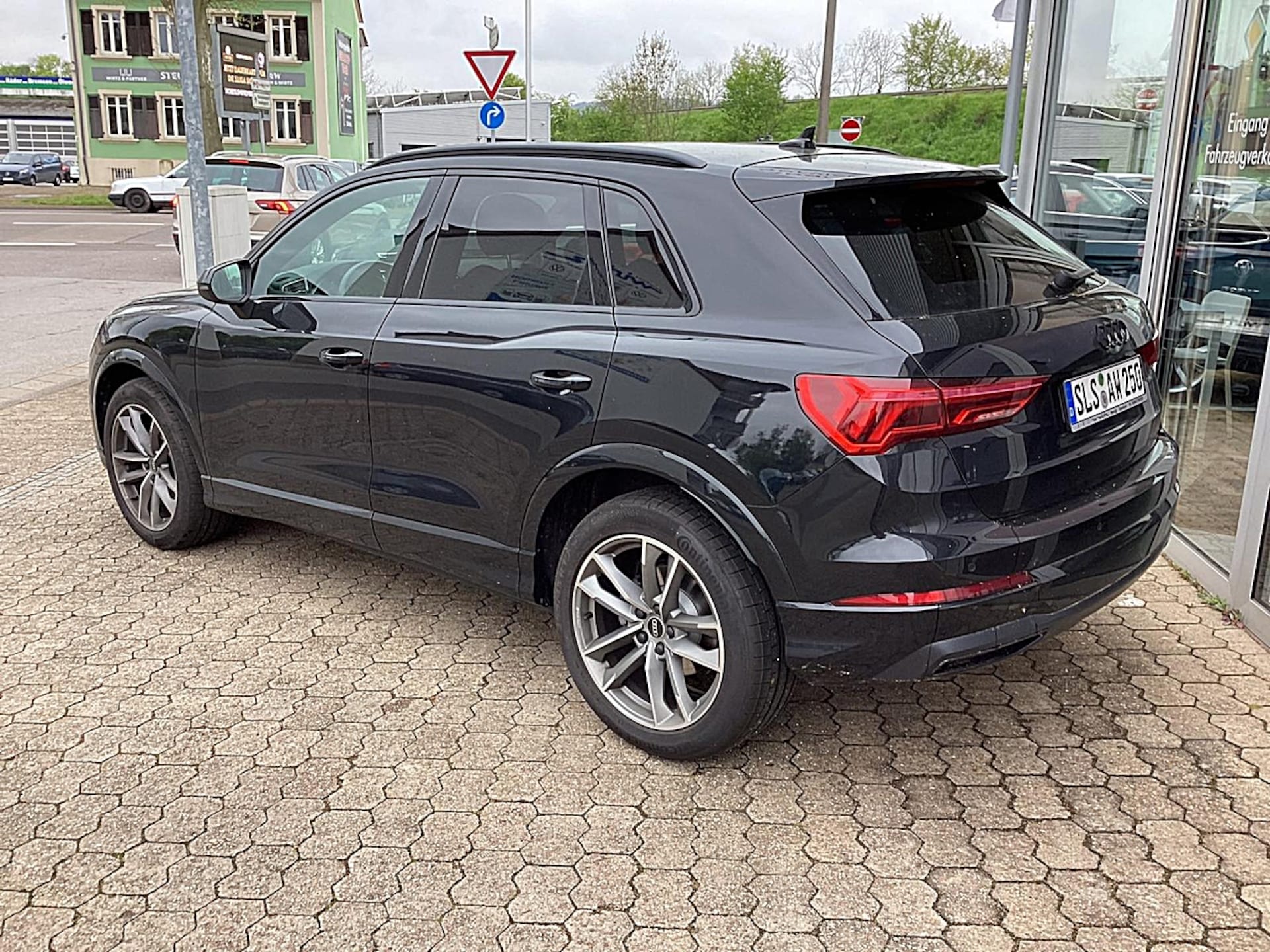 Audi Q3 SUV advanced