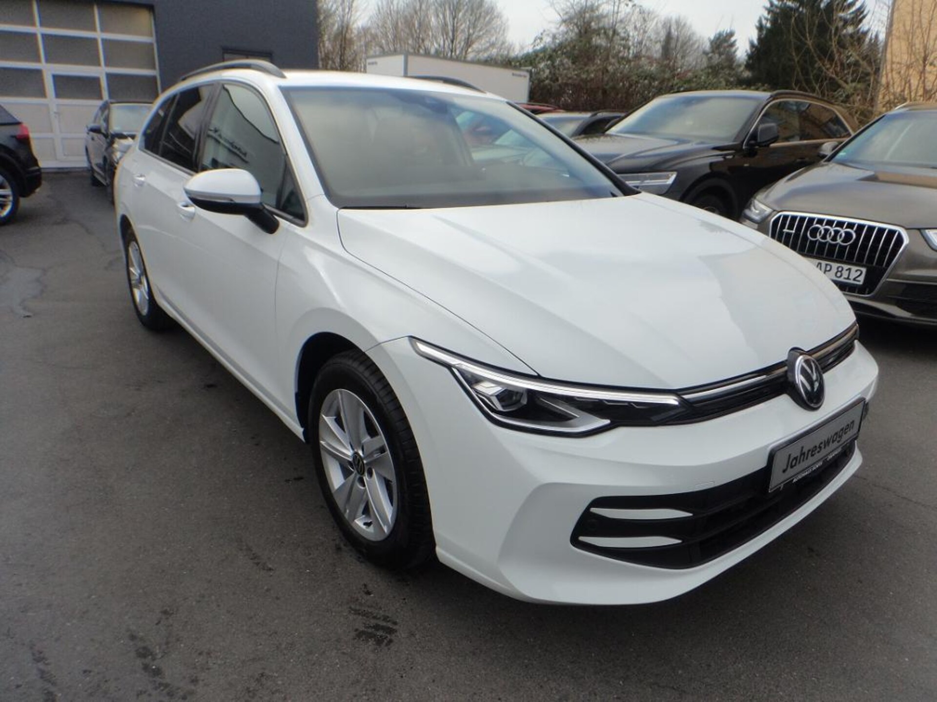 Volkswagen Golf Variant Life