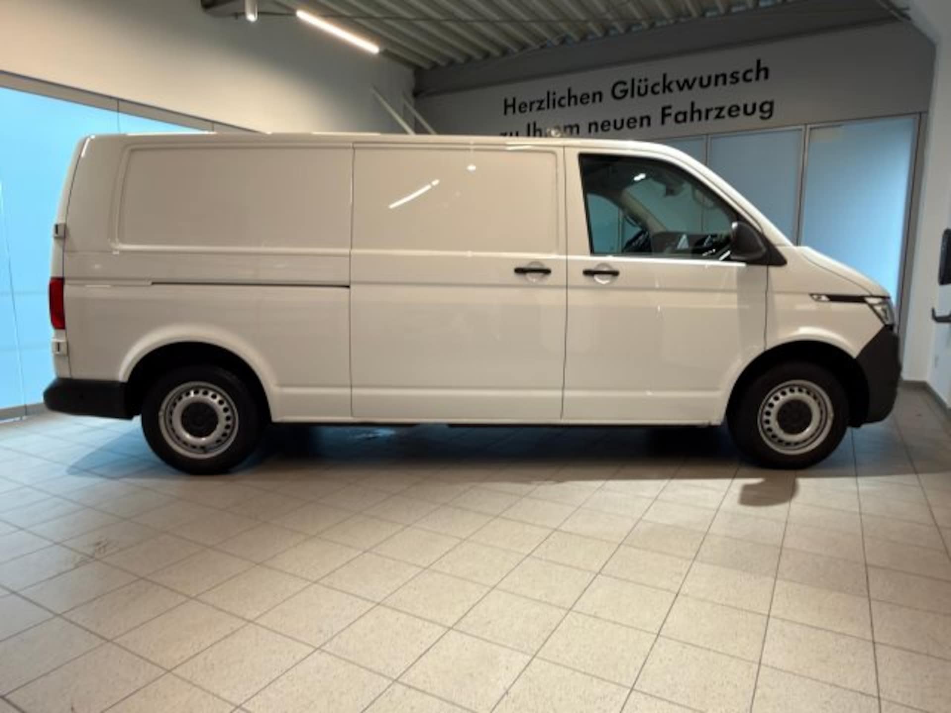 Volkswagen T6.1 Transporter Kasten langer Radstand