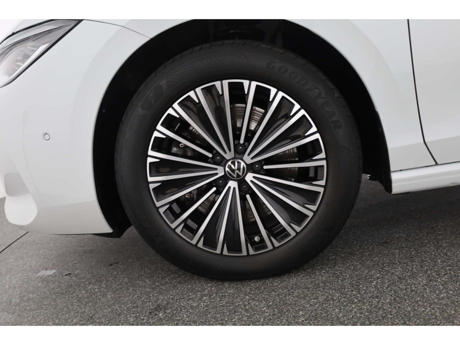 Volkswagen Passat – Bild 8