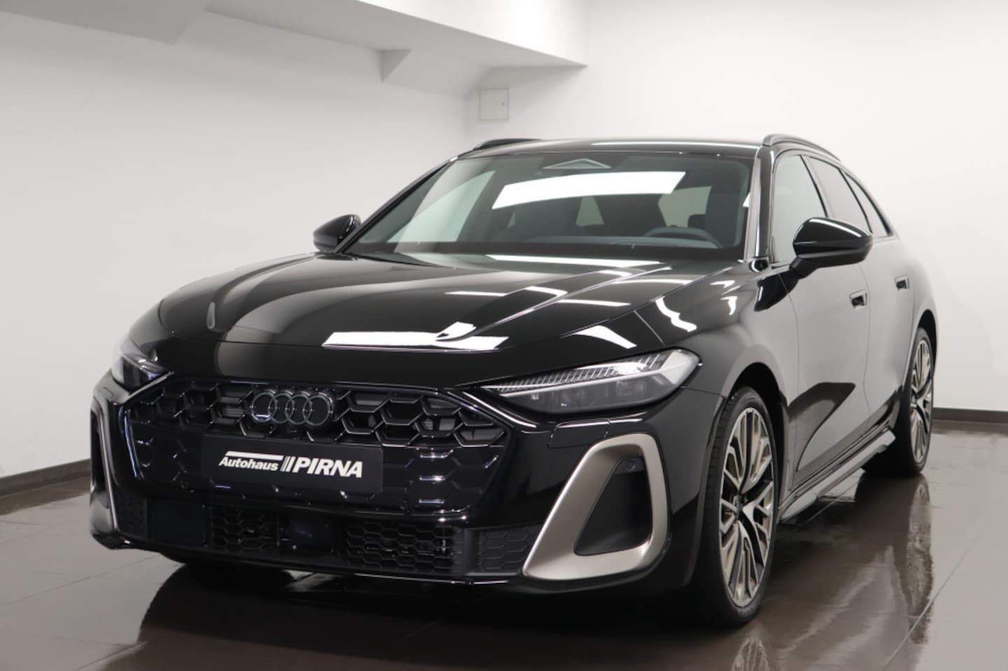Bild über Audi A5 Avant TDI quattro 150 kW S tronic - für weitere Informationen kontaktieren Sie den Audi Partner