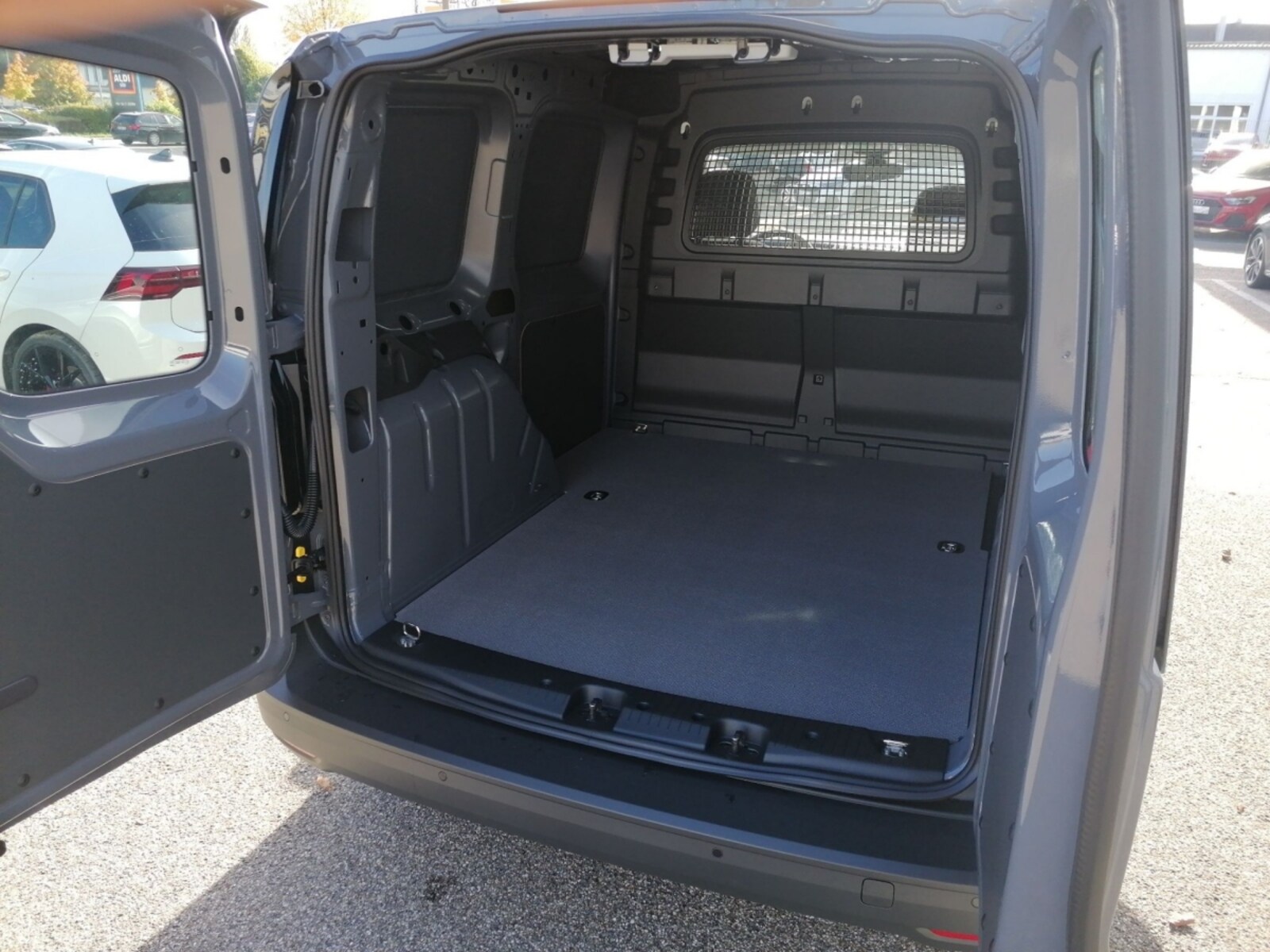 Volkswagen Caddy Cargo – Bild 8