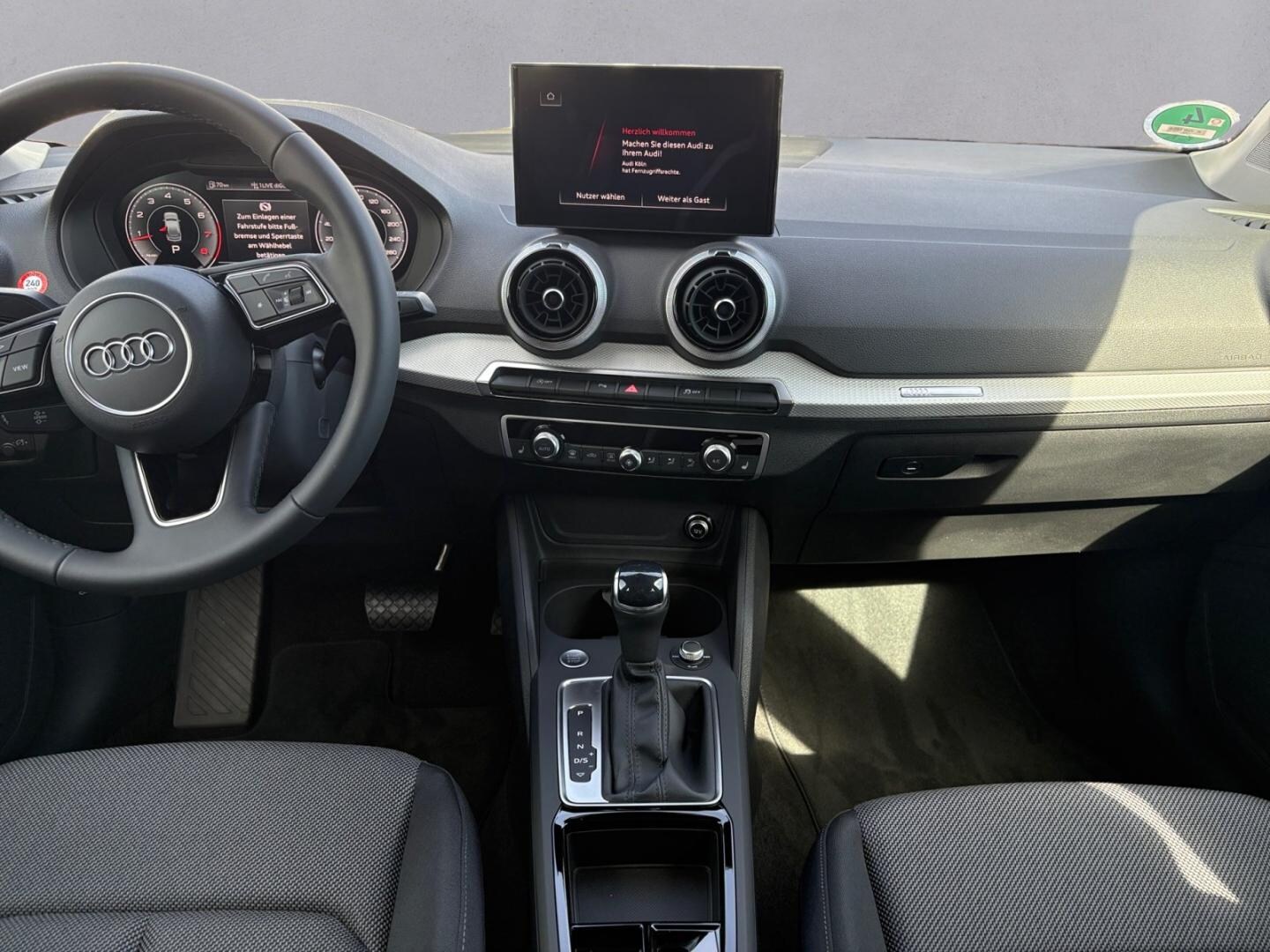 Bild über Audi Q2 advanced 35 TFSI S tronic - für weitere Informationen kontaktieren Sie den Audi Partner