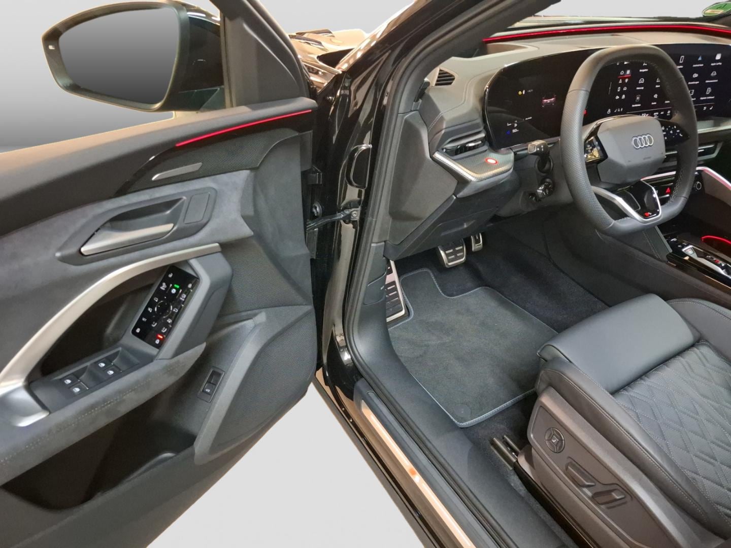 Bild über Audi SQ5 SUV edition one mit Akzenten mythosschwarz TFSI 270 kW S tronic - für weitere Informationen kontaktieren Sie den Audi Partner