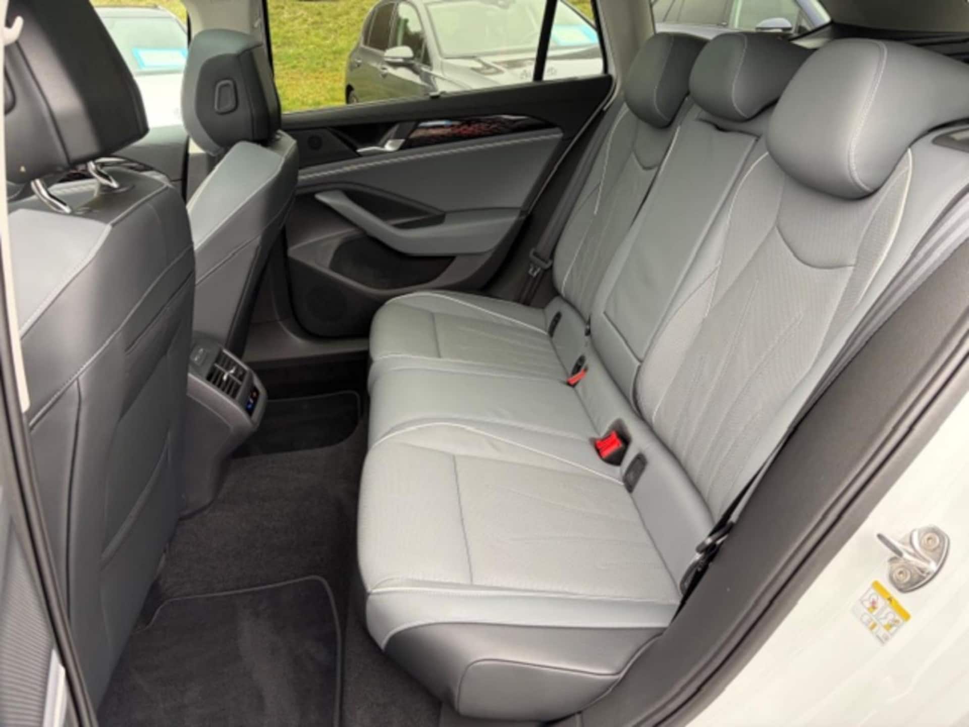 Volkswagen Passat Elegance