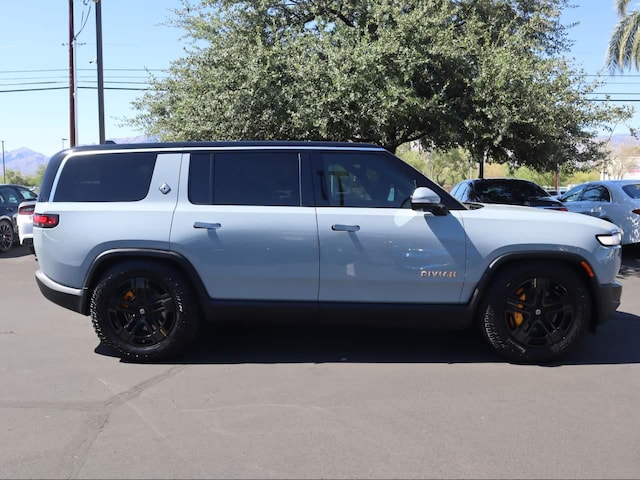 2023 Rivian R1S