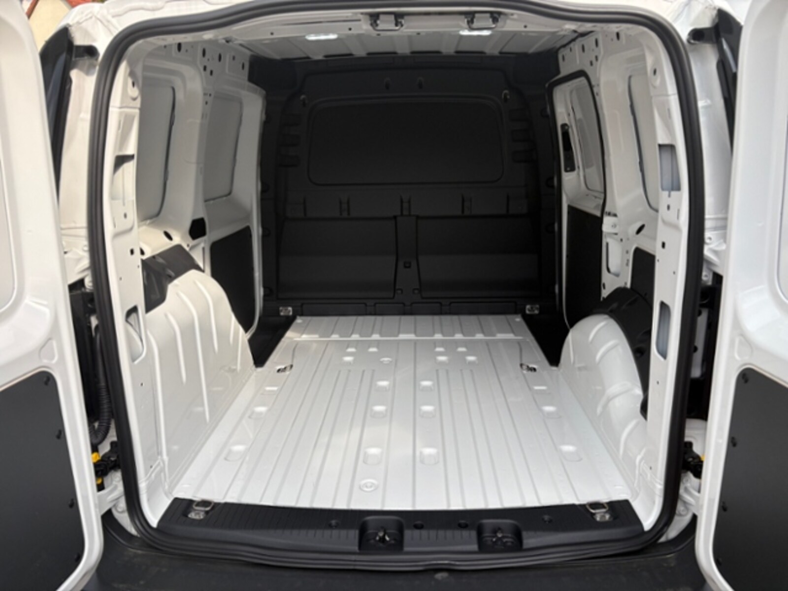 Volkswagen Caddy Cargo – Bild 8