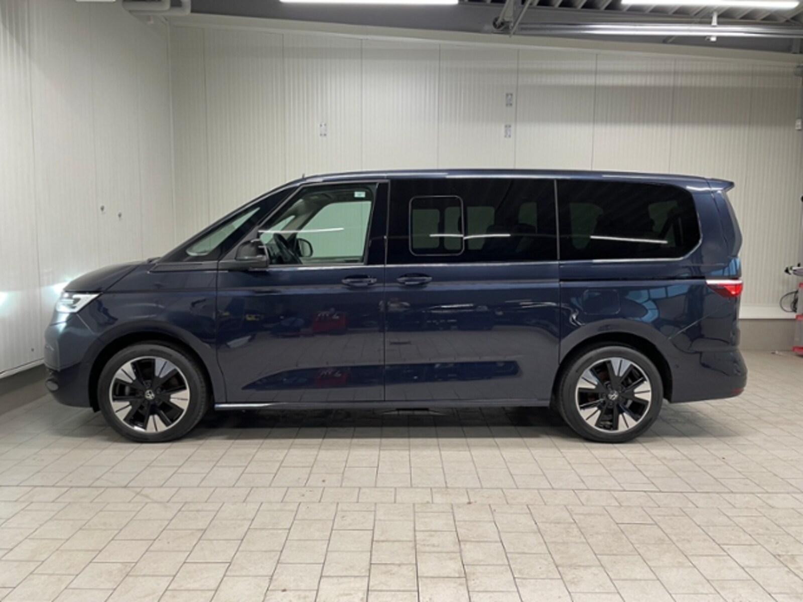 Volkswagen Multivan Langversion – Bild 3