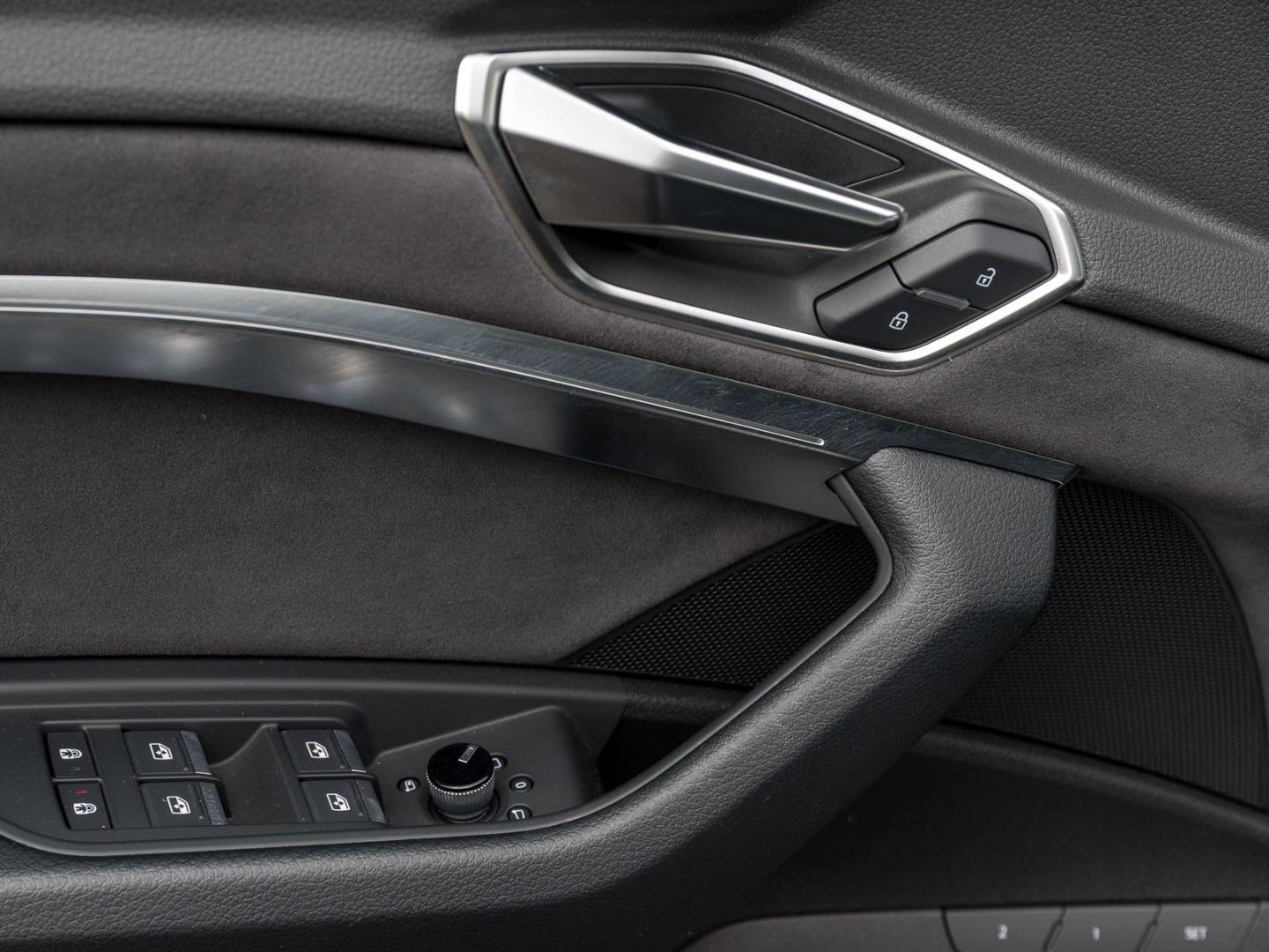 Image about Audi Q8 e-tron S line 55 e-tron quattro
