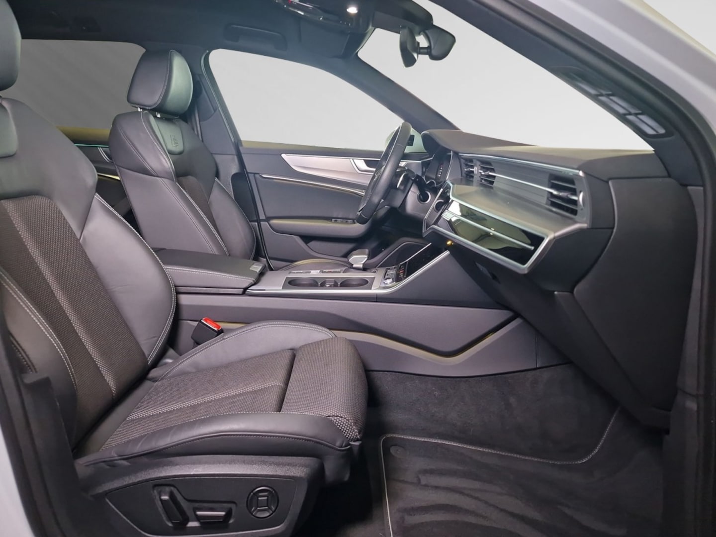 Bild über Audi A6 Avant S line 45 TFSI S tronic - für weitere Informationen kontaktieren Sie den Audi Partner