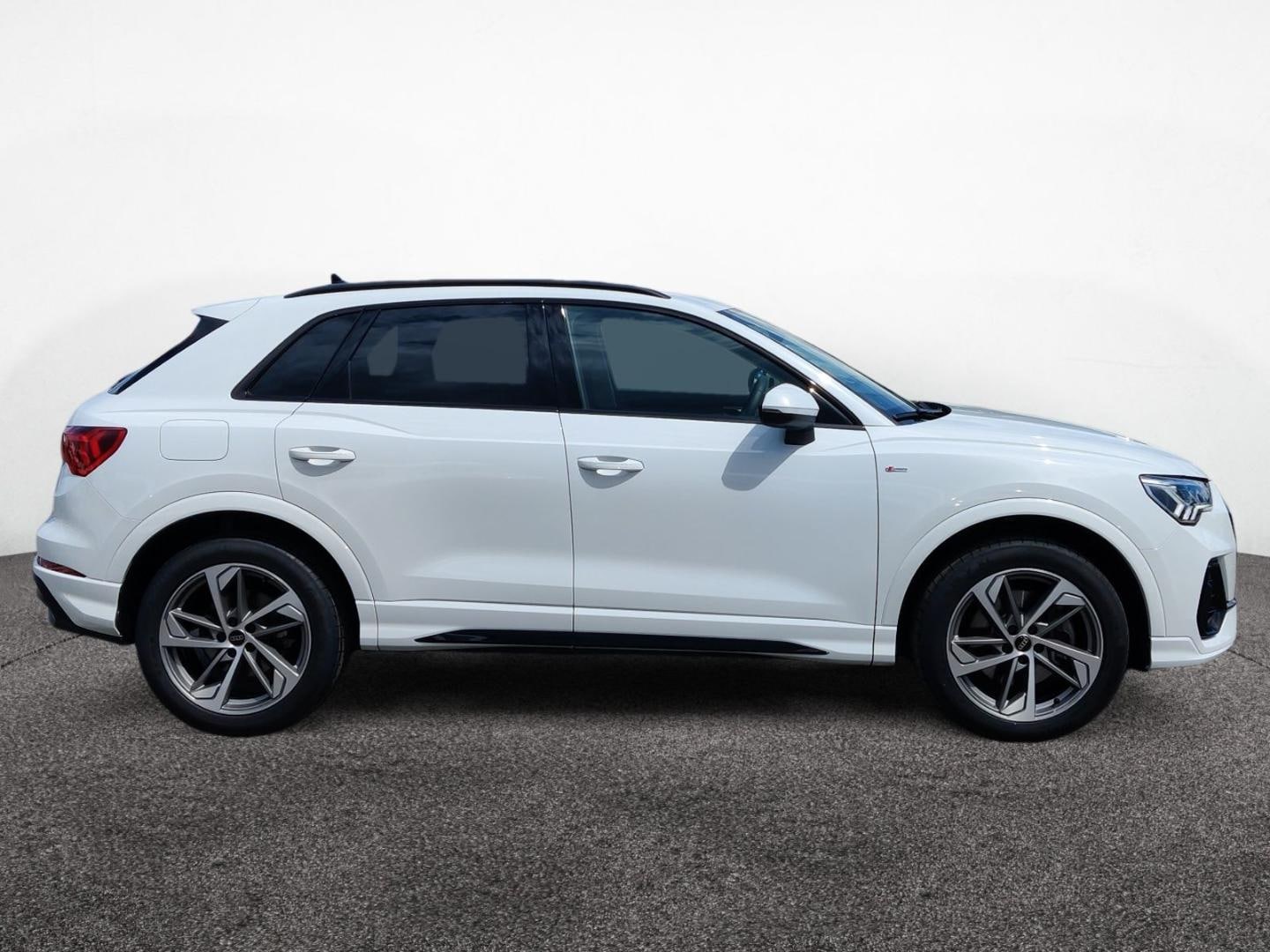Bild über Audi Q3 TFSI quattro 140 kW S tronic - für weitere Informationen kontaktieren Sie den Audi Partner