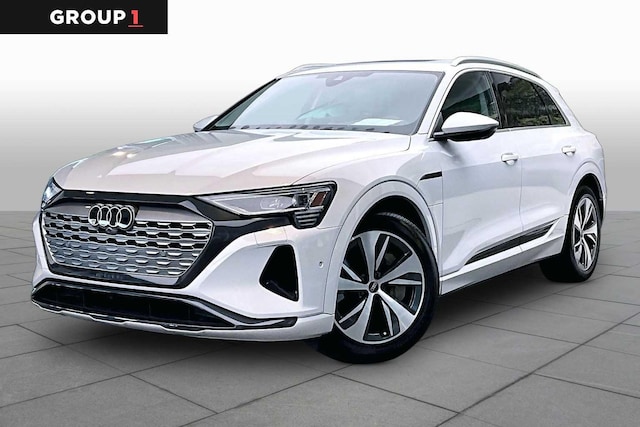 Photo of 2024 Audi Q8 e-tron