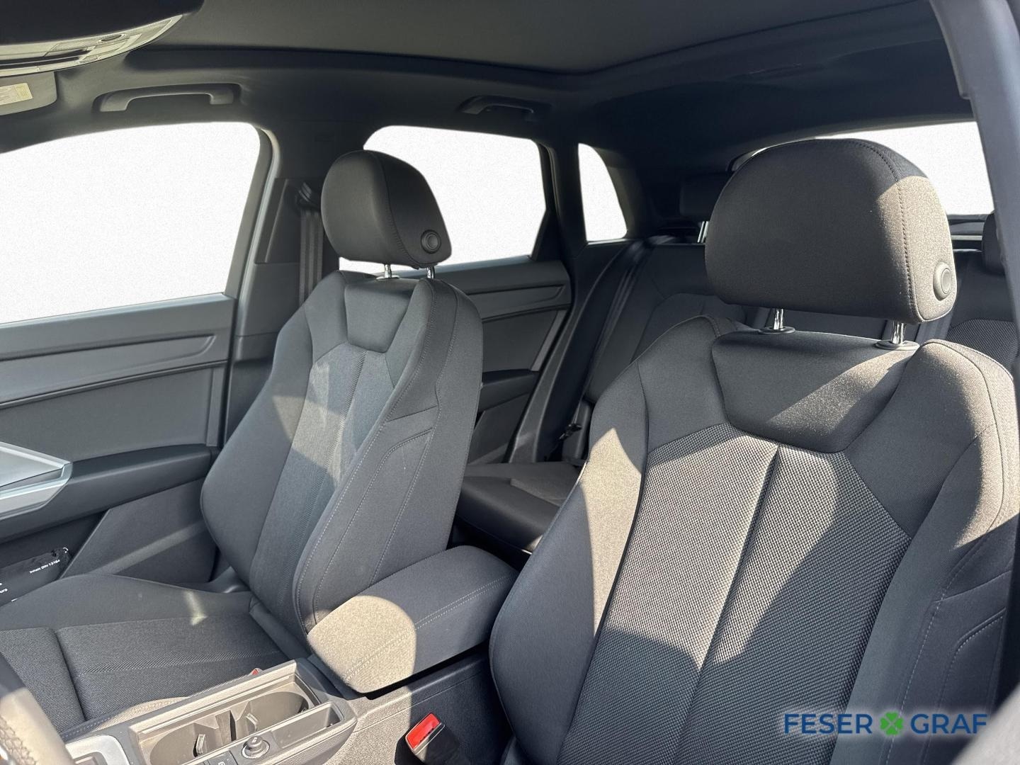 Bild über Audi Q3 advanced 35 TFSI S tronic - für weitere Informationen kontaktieren Sie den Audi Partner