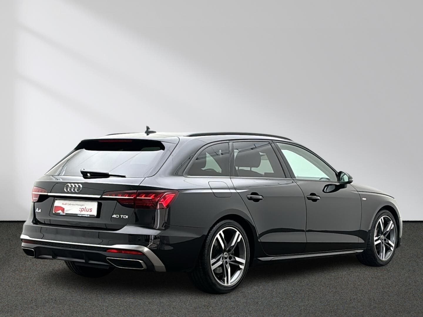 Bild über Audi A4 Avant S line 40 TDI S tronic - für weitere Informationen kontaktieren Sie den Audi Partner