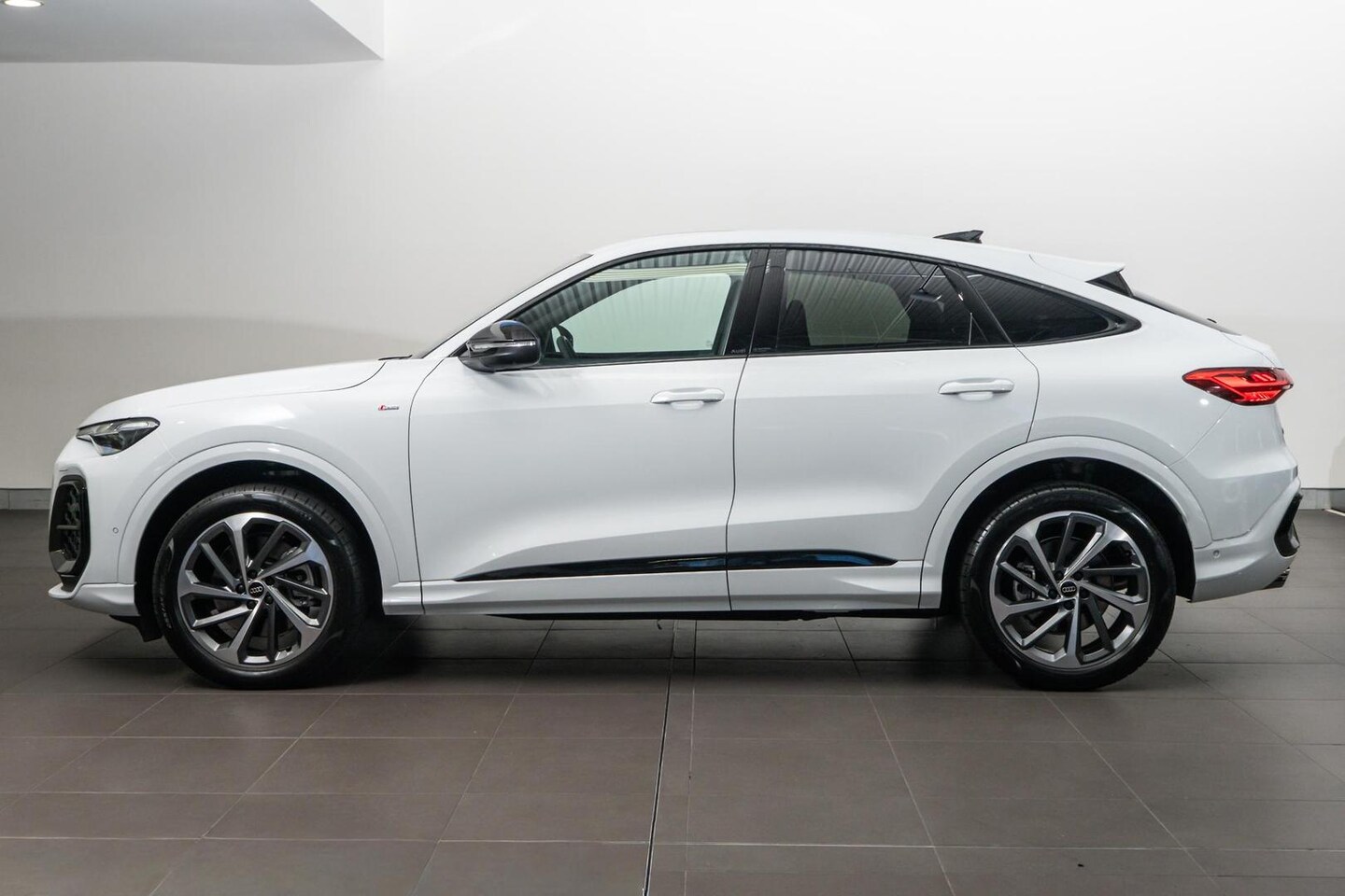 Image about Audi Q5 Sportback TDI quattro 150 kW sport