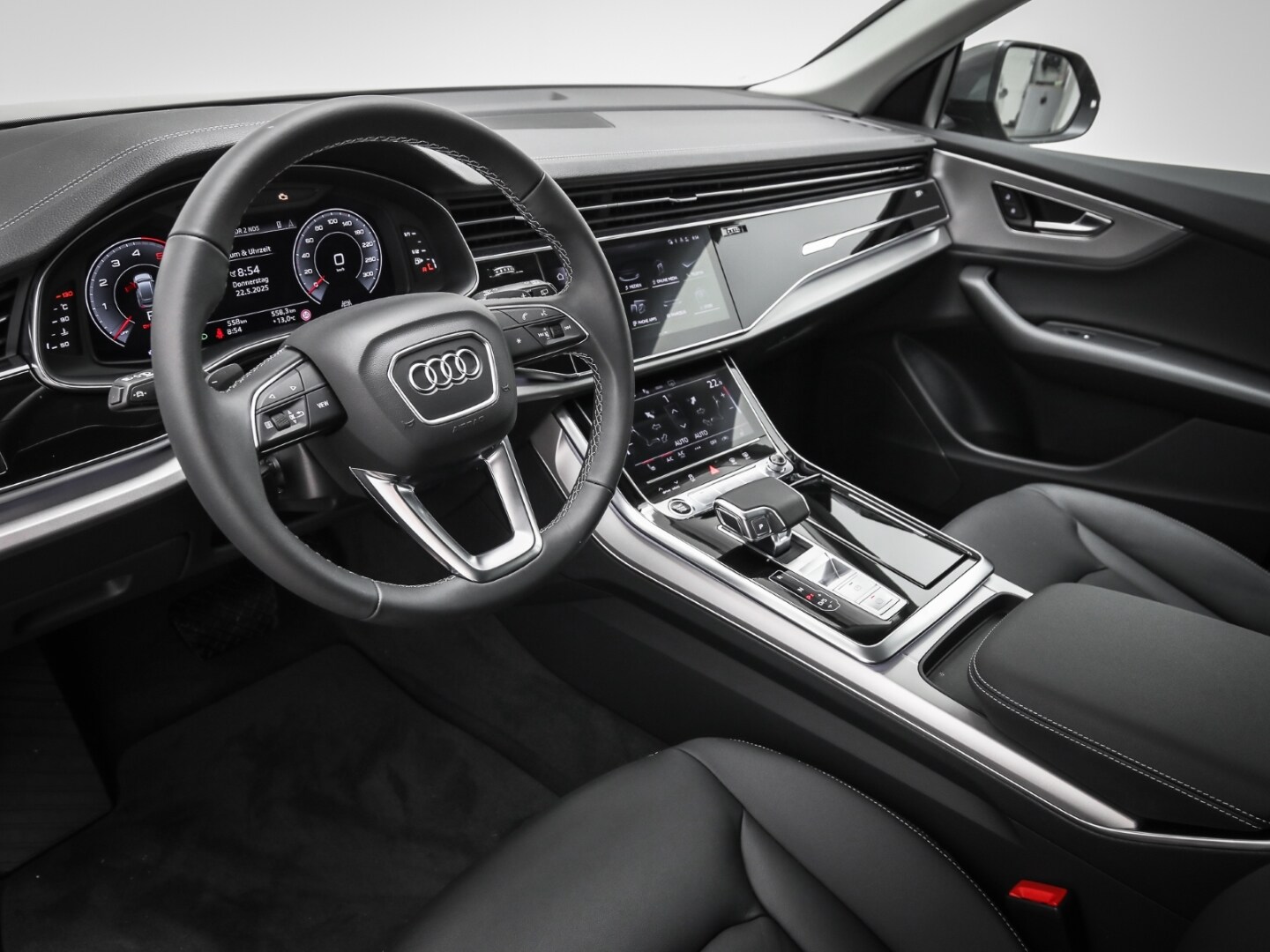 Image about Audi Q8 SUV 55 TFSI quattro tiptronic