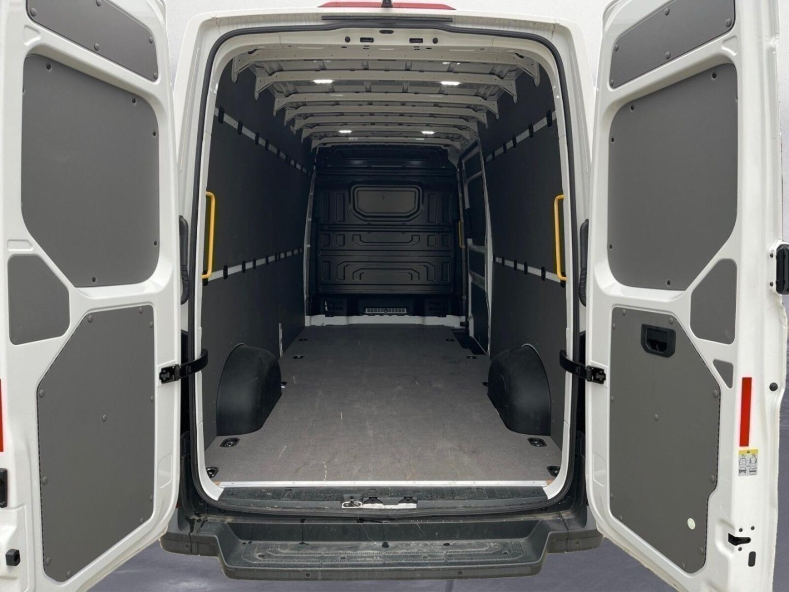 Volkswagen Crafter Kasten langer Radstand – Bild 9