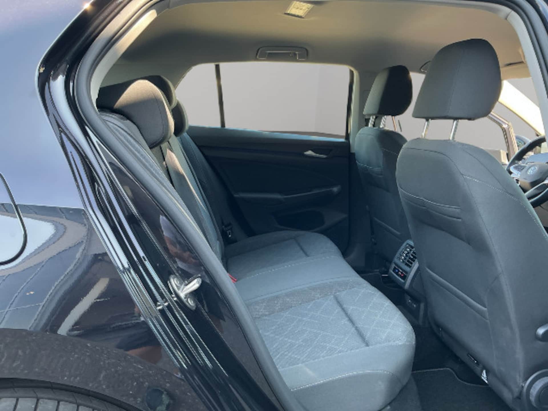Volkswagen Golf Life