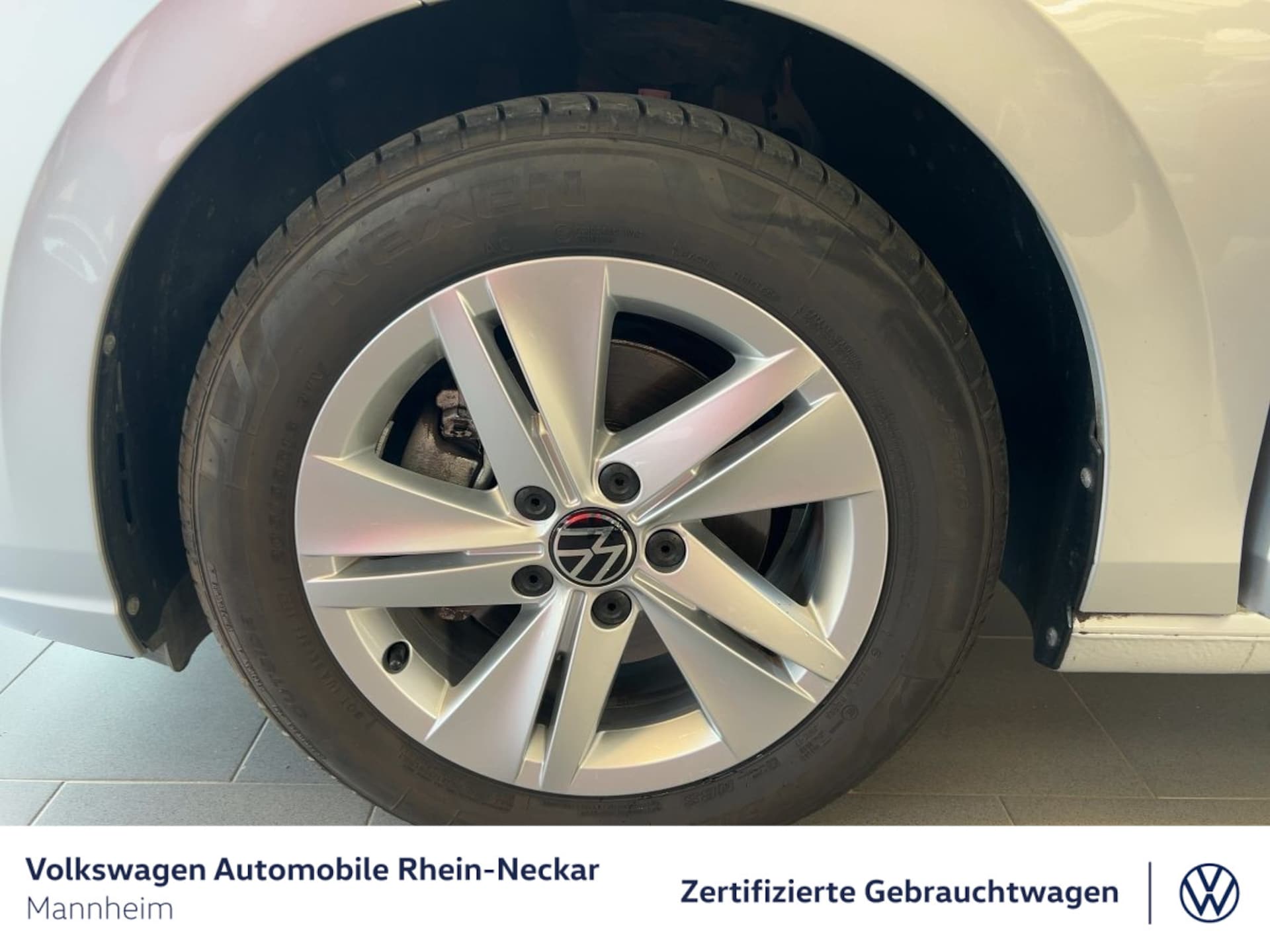 Volkswagen Golf Life