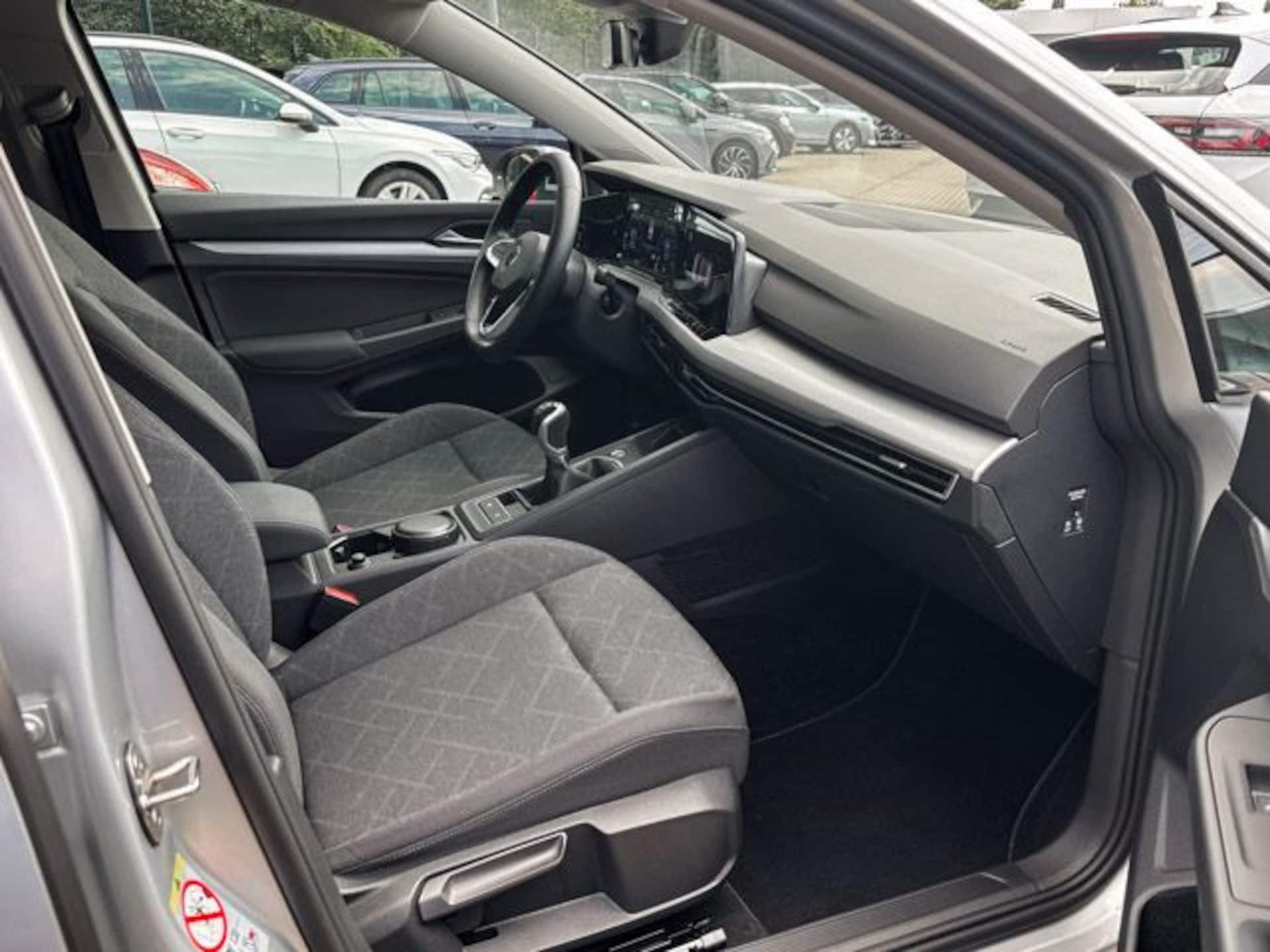 Volkswagen Golf Variant Life