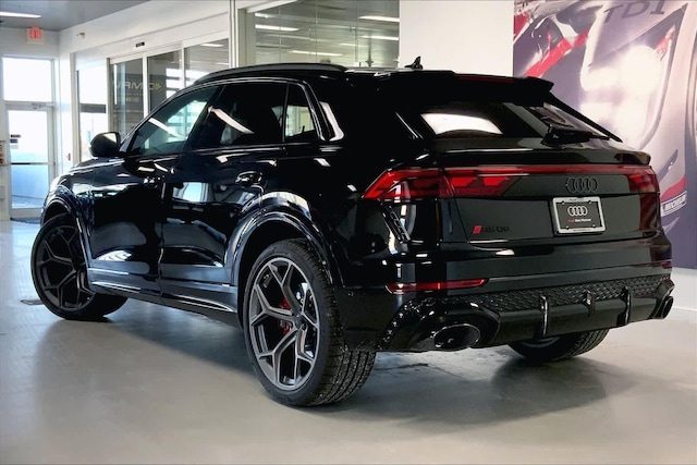 2026 Audi RS Q8 SUV performance