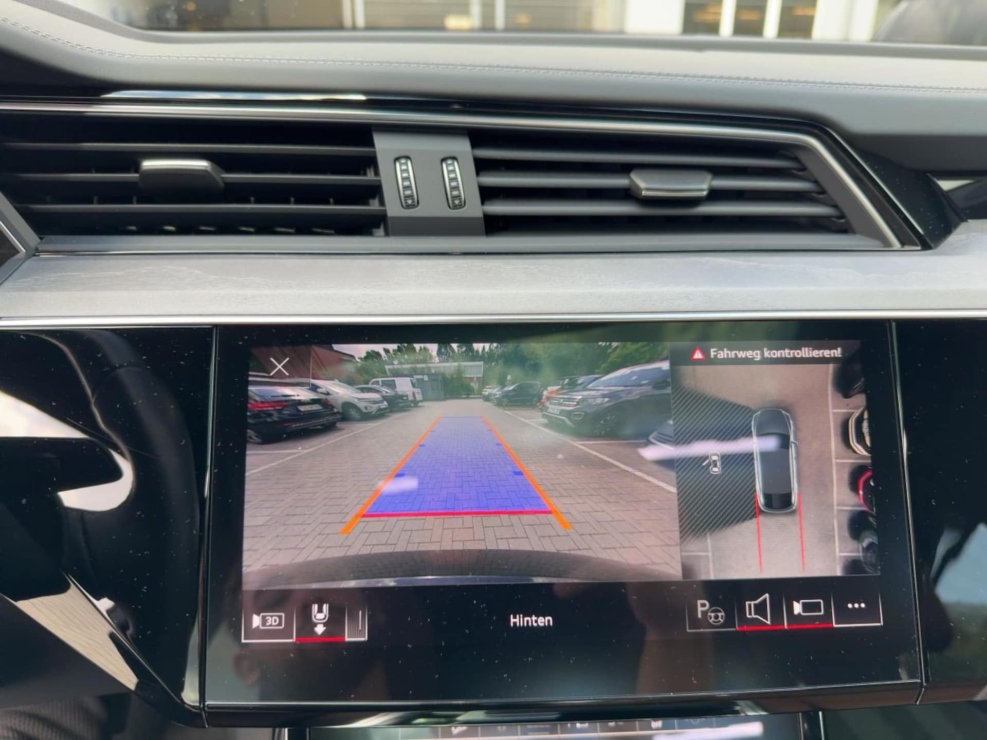 Audi Q8 Sportback e-tron S line