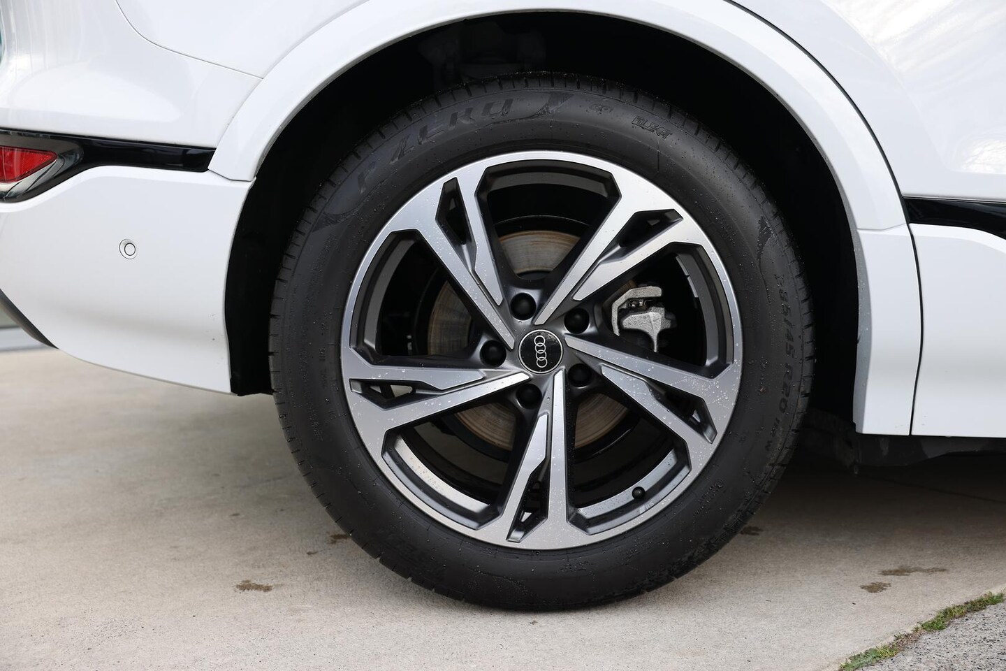 Image about Audi Q6 Sportback e-tron e-tron