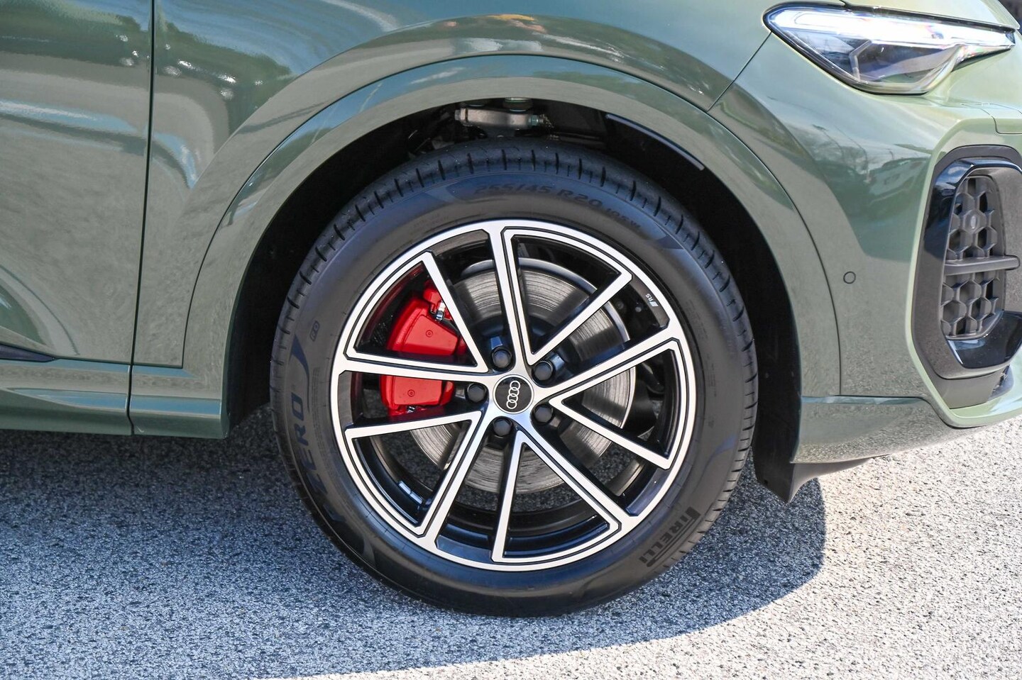 Image about Audi Q5 SUV e-hybrid quattro S tronic