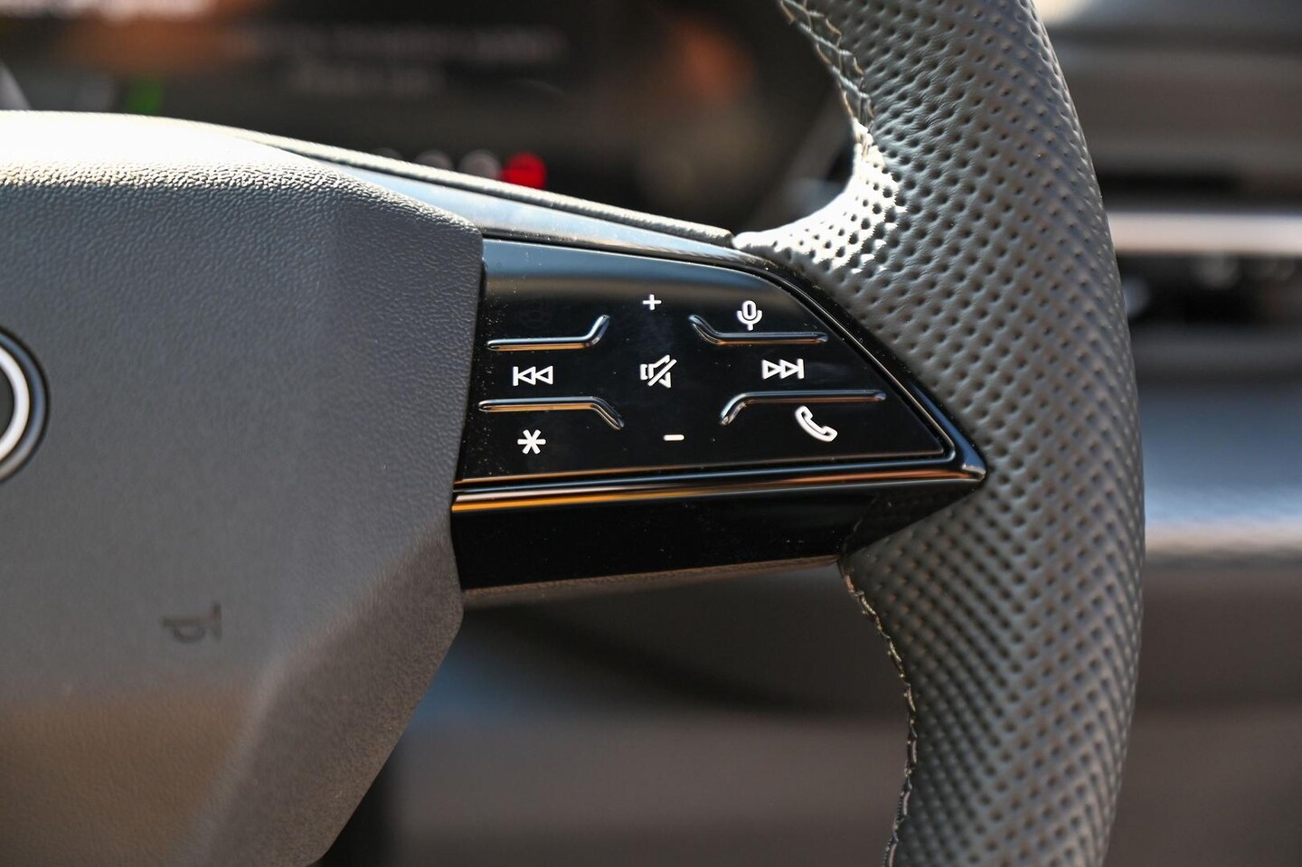 Image about Audi Q5 SUV e-hybrid quattro S tronic