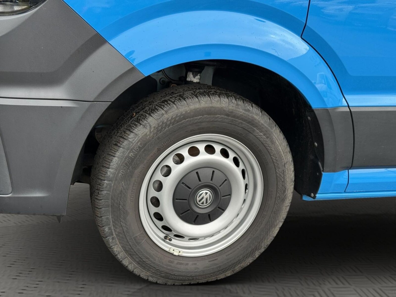 Volkswagen Crafter Kasten mittlerer Radstand – Bild 8