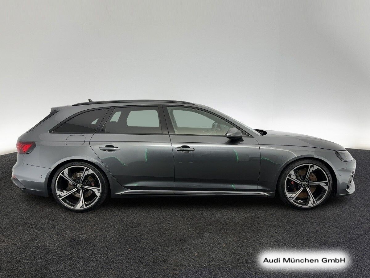 Image about Audi RS 4 Avant TFSI quattro tiptronic